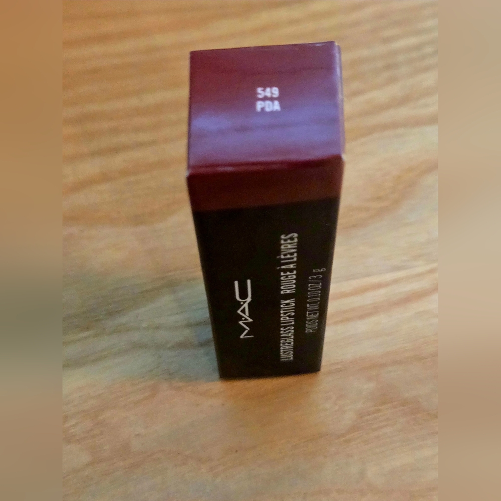 MAC Lipstick in Deep Red PDA 549